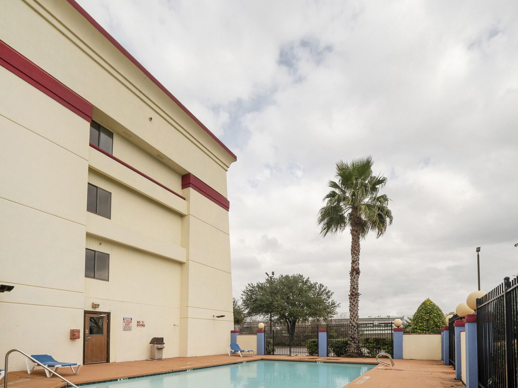 Oyo Townhouse Houston Airport North Otel Dış mekan fotoğraf