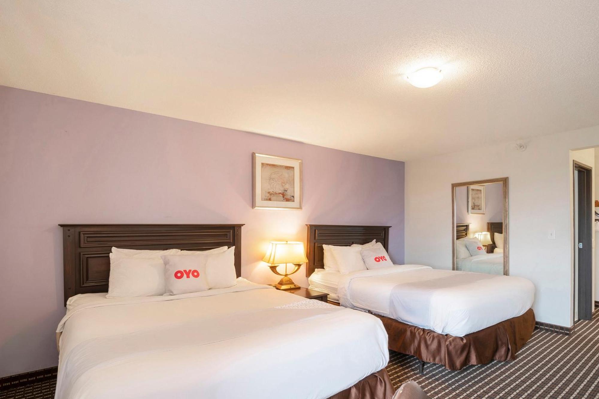 Oyo Townhouse Houston Airport North Otel Dış mekan fotoğraf